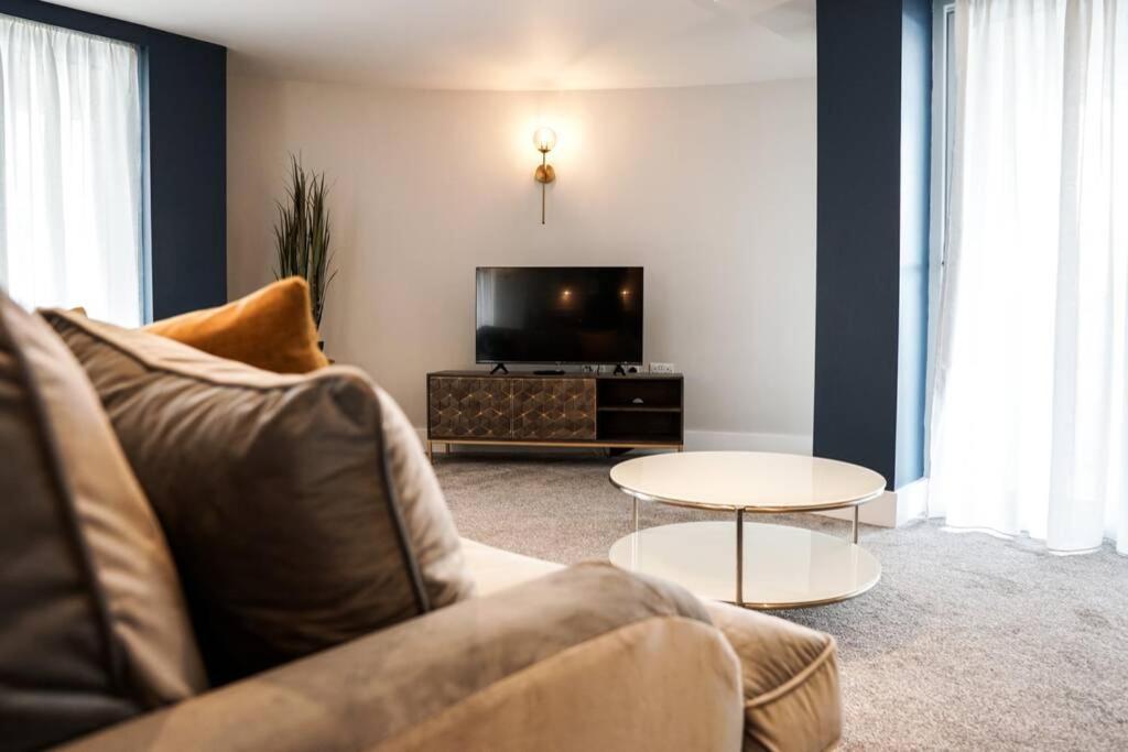 Beautiful 3 Bedroom Apartment By The Sea New Quay Εξωτερικό φωτογραφία