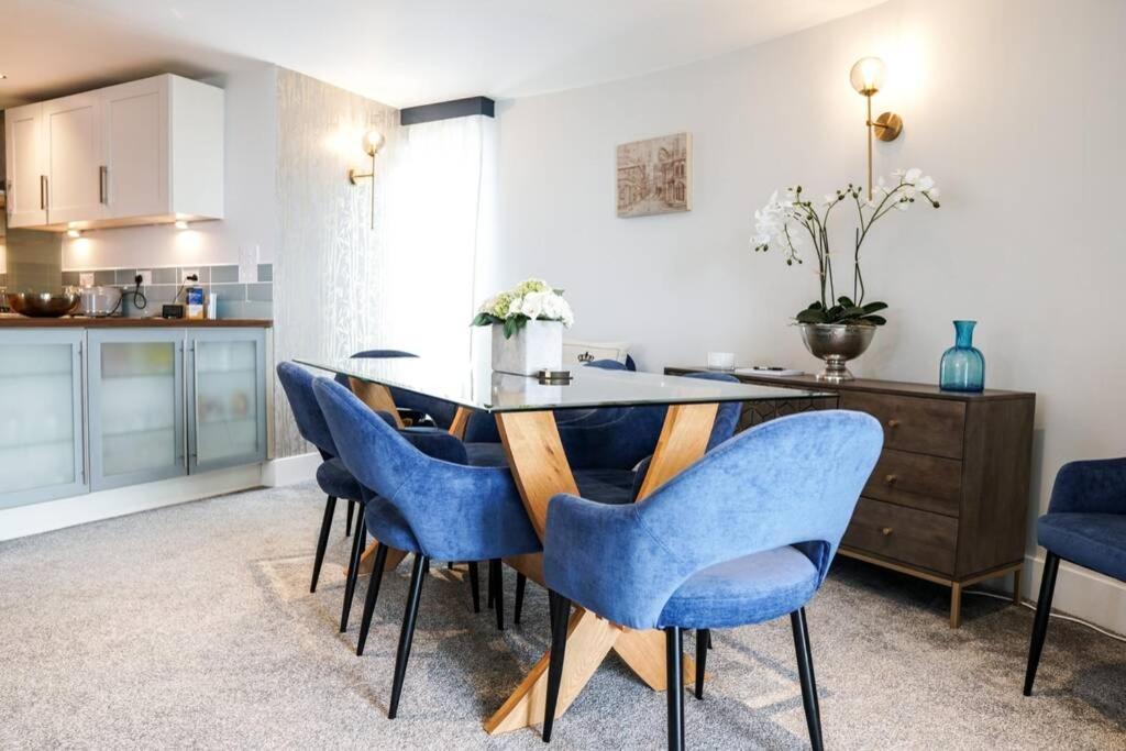 Beautiful 3 Bedroom Apartment By The Sea New Quay Εξωτερικό φωτογραφία
