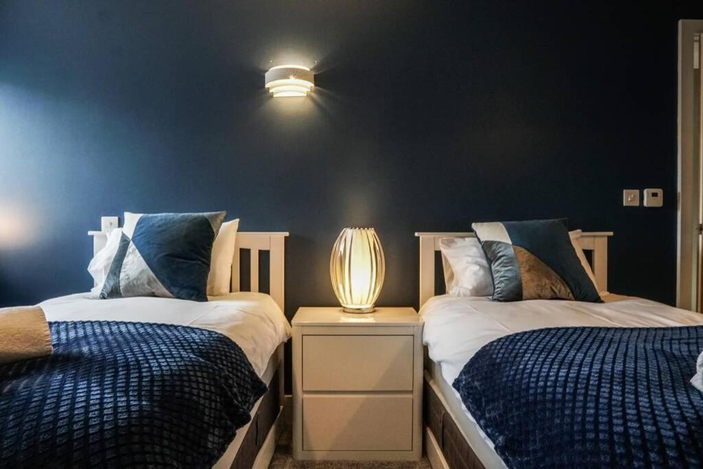 Beautiful 3 Bedroom Apartment By The Sea New Quay Εξωτερικό φωτογραφία