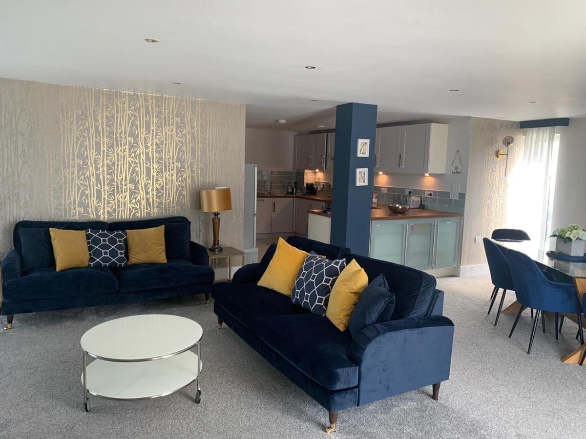 Beautiful 3 Bedroom Apartment By The Sea New Quay Εξωτερικό φωτογραφία
