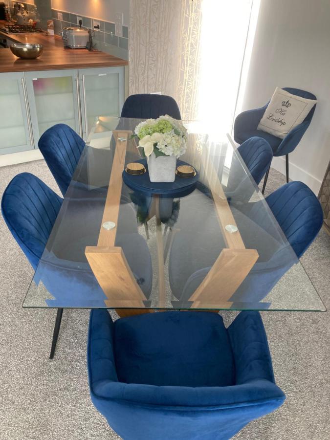 Beautiful 3 Bedroom Apartment By The Sea New Quay Εξωτερικό φωτογραφία